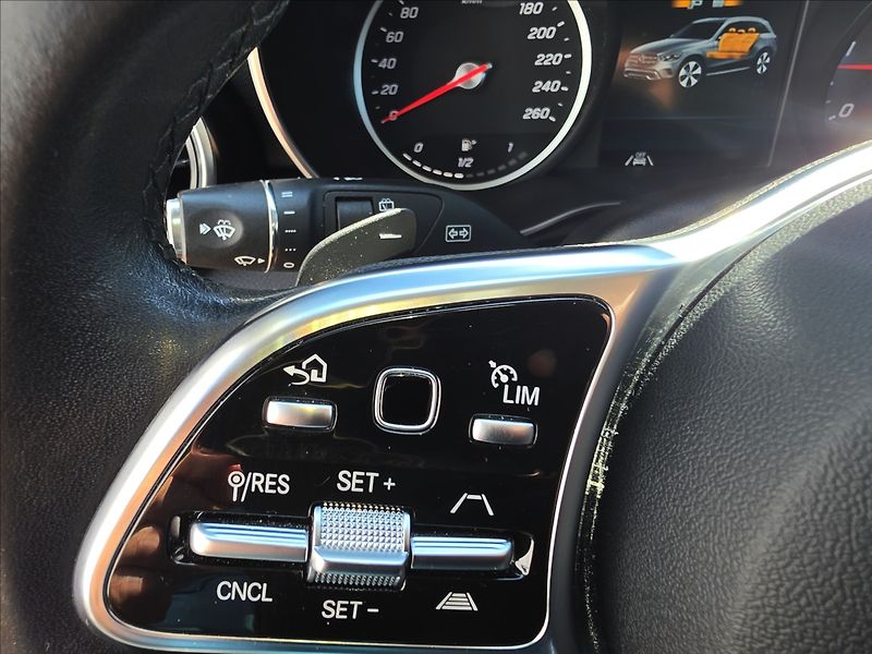 Mercedes-Benz GLC 2,0 CRDi 200D 4MATIC NAVI KAME - fotka 17 z 41