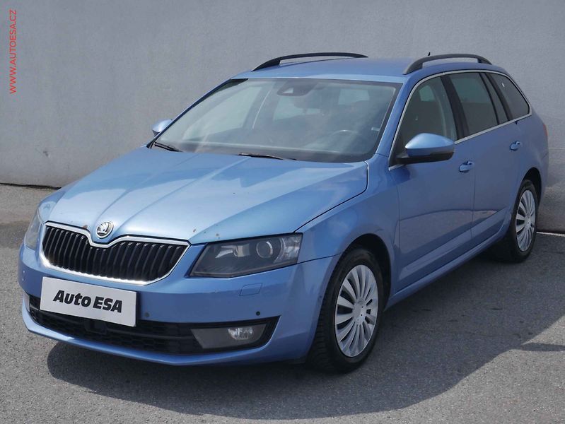 Škoda Octavia (2014) 2.0TDi, ČR, Style, DSG, navi - fotka 3 z 15