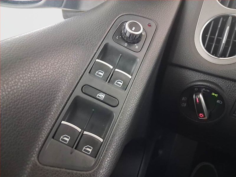 Volkswagen Tiguan (2011) Freestyle 2.0 TSI, 4X4 - fotka 17 z 17