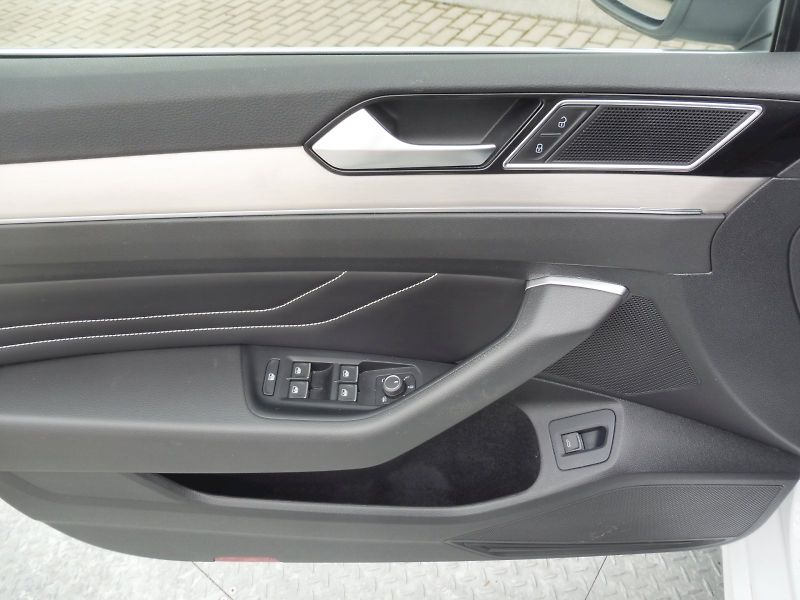 Volkswagen Passat (2022) Elegance 2,0 TDI 147kW DSG 4MO - fotka 20 z 30