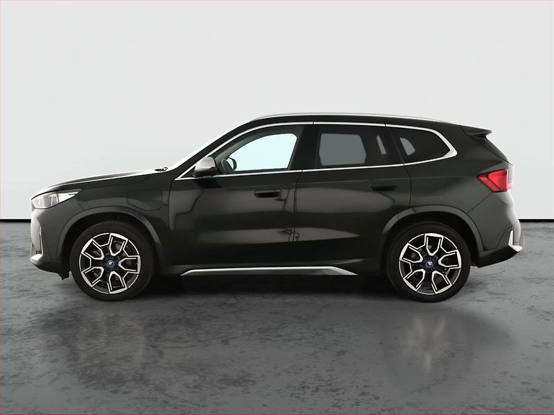 BMW X1 (2023) xDrive30e - fotka 3 z 29