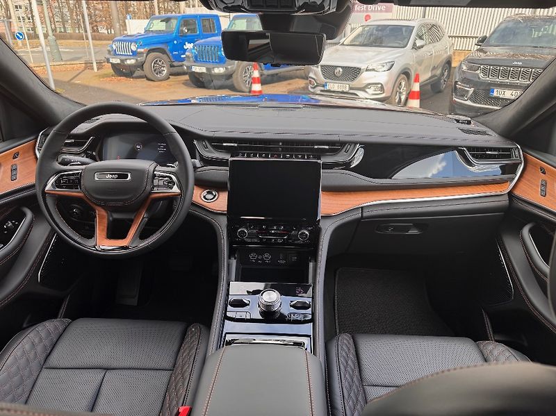 Jeep Grand Cherokee (2025) Summit Reserve 4xe (380k) 8AT - fotka 19 z 50