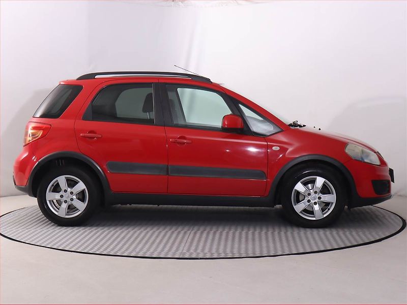 Suzuki SX4 (2013) 1.6 VVT, Automat, Serv.kniha - fotka 6 z 17