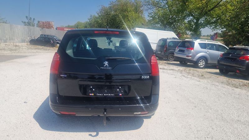 Peugeot 5008 1,6 HDI - fotka 5 z 10