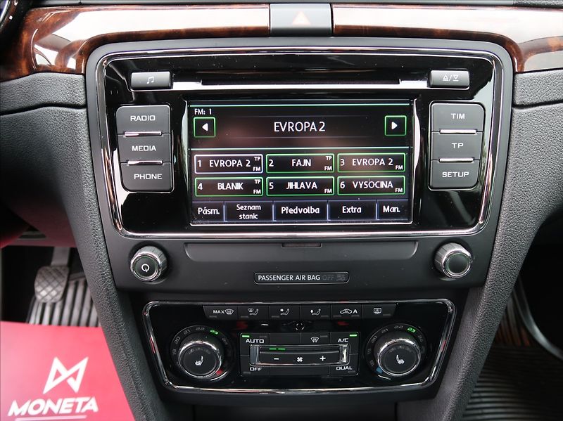 Škoda Superb 2,0 TDi,103kW,NovéČR,Elegance - fotka 14 z 28
