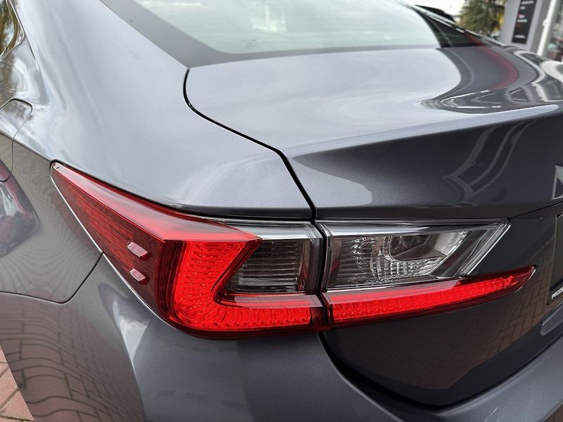 Lexus RC 300h (2016) F-Sport LED Kůže Kamera - fotka 42 z 49