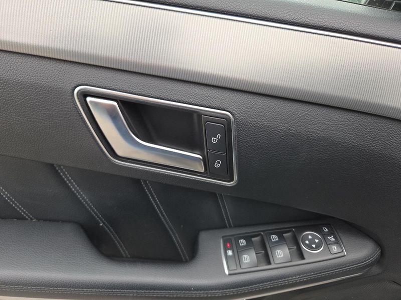 Mercedes-Benz Třídy E (2013) 350BLUETEC 4MATIC splátky všem - fotka 10 z 12