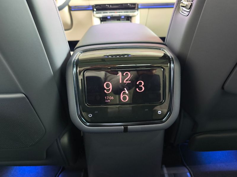 ZEEKR 9X Ultra 70 kWh Ultraluxusní PHEV - fotka 15 z 32