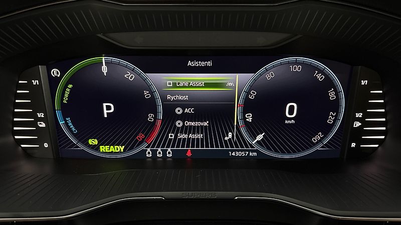 Škoda Superb 1.4 TSI iV DSG L&K Combi - fotka 10 z 37