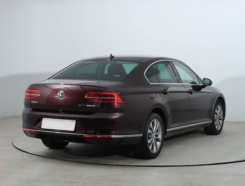 Volkswagen Passat (2016) Highline 2.0 TDI, Automat - fotka 5 z 21