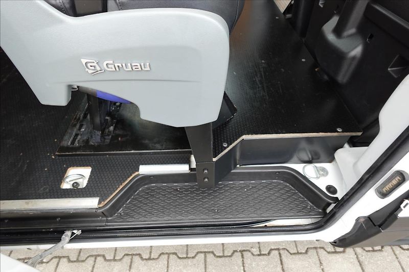 Iveco Daily 2,3 HPT  35C14 7MÍST L2H2 KLIM - fotka 15 z 29