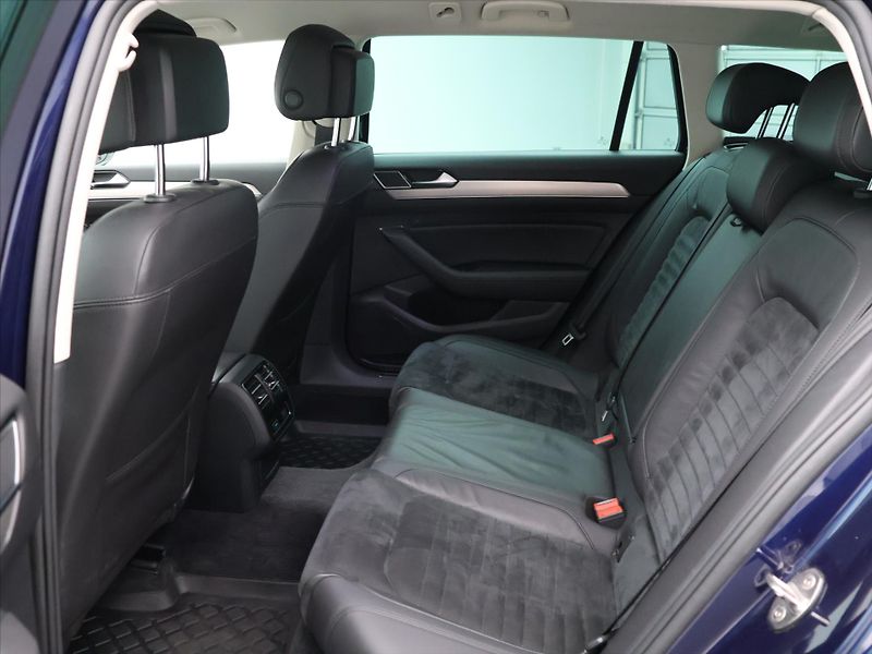 Volkswagen Passat Variant 2,0 TDI 110kW DSG Highline LED - fotka 14 z 32