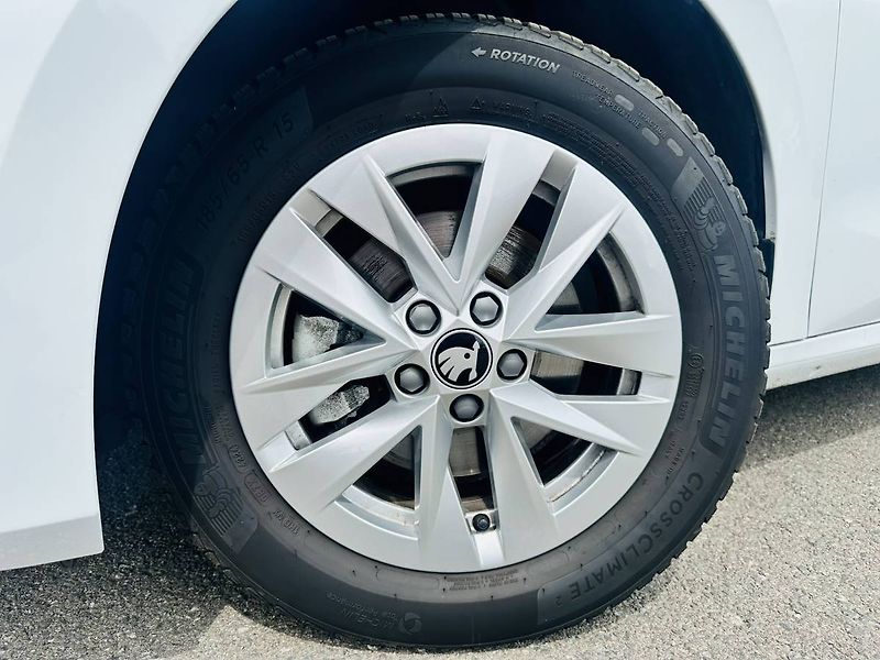 Škoda Fabia Top Selection 1,0TSI 85kW MT6/ - fotka 26 z 27