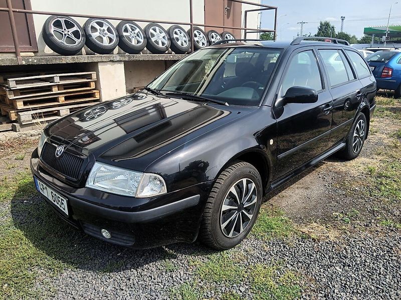 Škoda Octavia 1.9 TDI  Ambiente TOUR - fotka 1 z 40