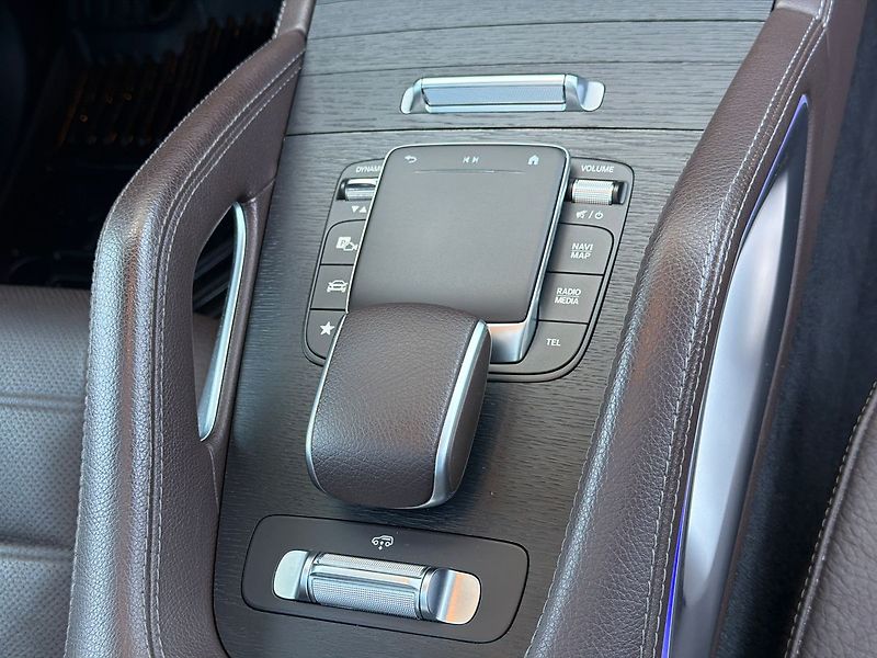 Mercedes-Benz GLS 400 d 4MATIC - fotka 30 z 39