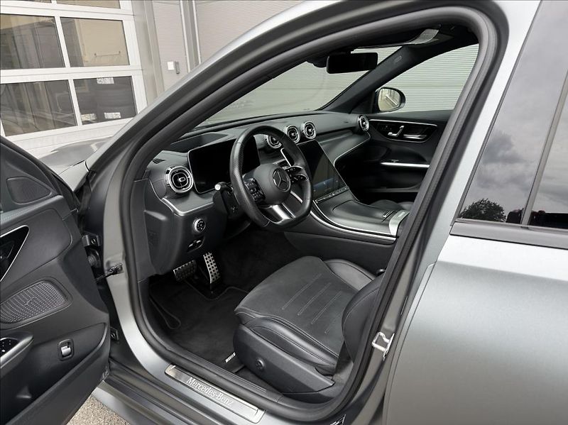 Mercedes-Benz Třídy C AMG Paket  C 300 4MATIC - fotka 8 z 24