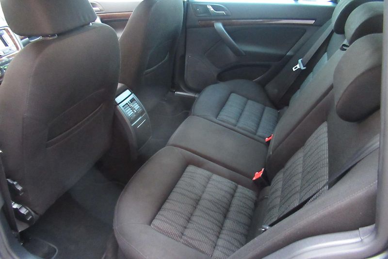 Škoda Octavia 2.0 TDI DSG AUT. KLIMA TAŽNÉ - fotka 18 z 31