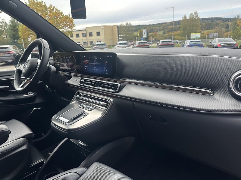 Mercedes-Benz Třídy V (2024) 300d 174kW 4M AMG LONG NT K360 - fotka 31 z 58