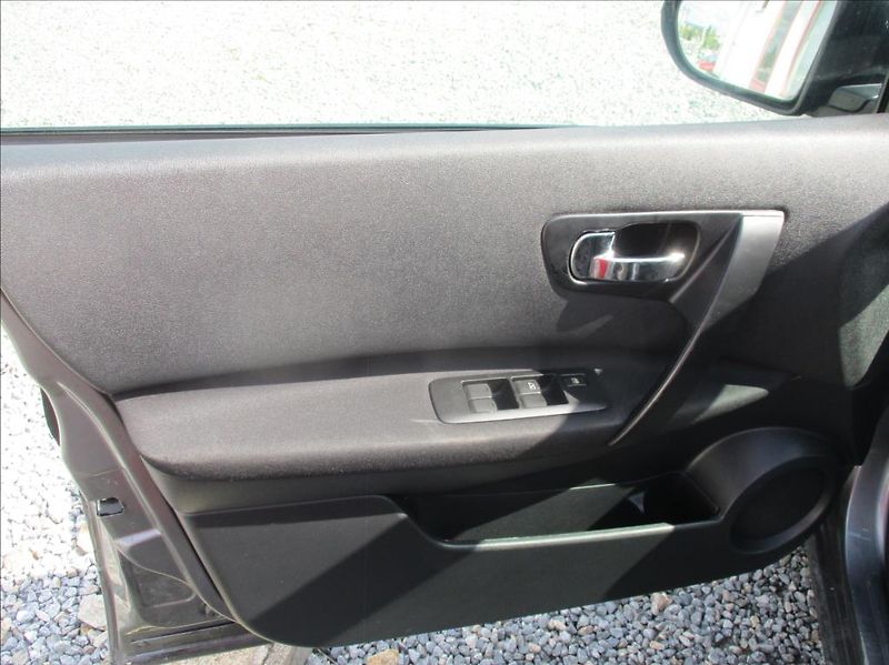Nissan Qashqai 1,6 i+LPG, klima, tažné, - fotka 12 z 23
