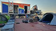 Pilotka Bára Holická, navigátorka Lucie Engová i jejich populární vozítko přezdívané kachna na letošním Dakaru.