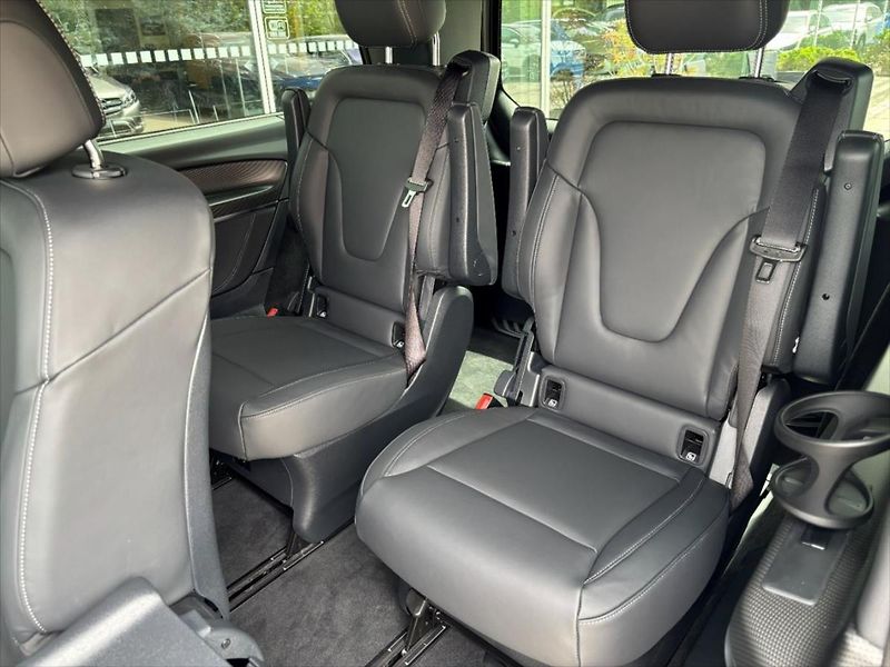 Mercedes-Benz Třídy V (2026) 2,0 300 d / Exclusive / L / 4M - fotka 6 z 7