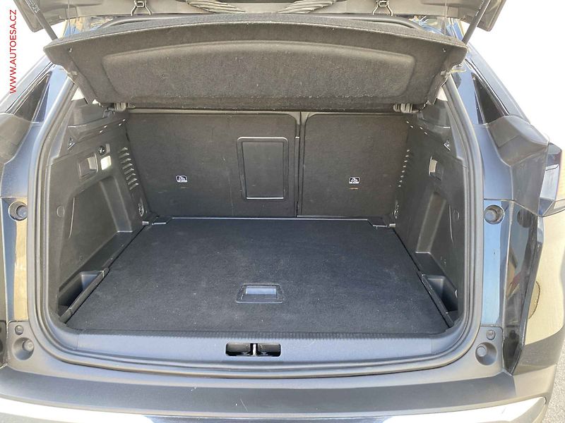 Peugeot 3008 (2020) 1.2 PT, Allure, navi, kamera - fotka 7 z 19