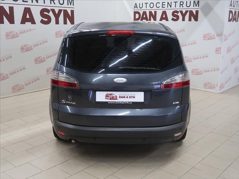 Ford S-MAX 2,0 TDCi 96KW AT Titanium - fotka 5 z 31