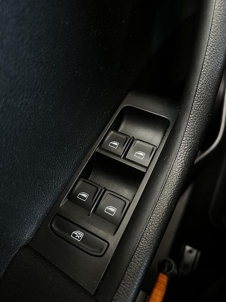 Škoda Fabia 1.2TSI 66kW First Edition TZ  - fotka 17 z 21