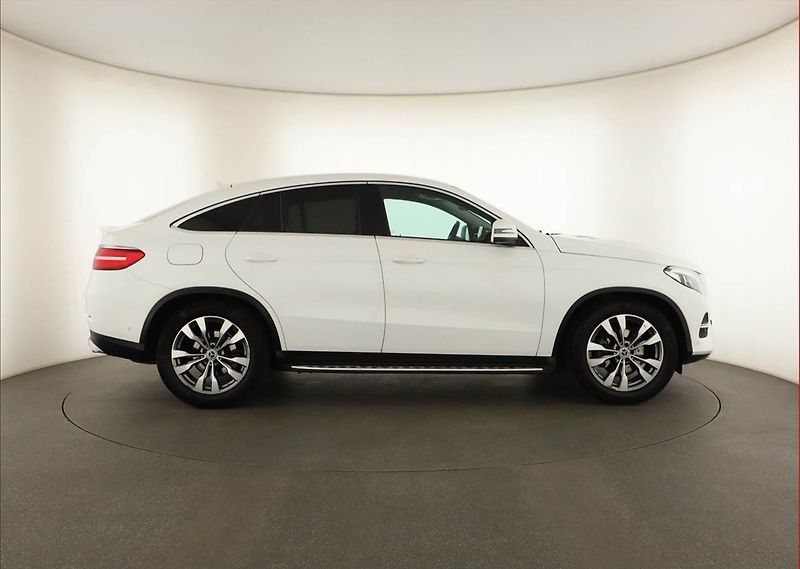 Mercedes-Benz GLE (2018) 350 d 4MATIC - fotka 6 z 22