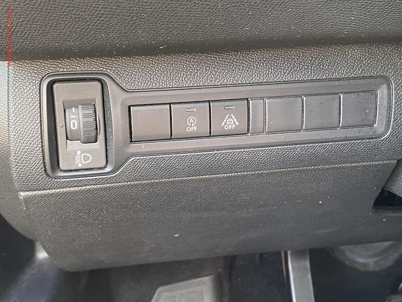 Peugeot 308 (2018) 1.5 HDi, Allure, panor, navi - fotka 13 z 17