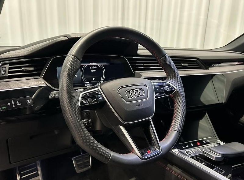 Audi Q8 e-tron 55 Q 360k Pano Matrix 4 zóny   - fotka 10 z 18