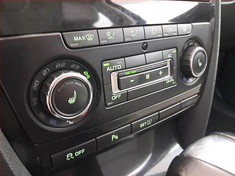 Škoda Octavia (2011) Laurin&Klement 1.8 TSI - fotka 20 z 22