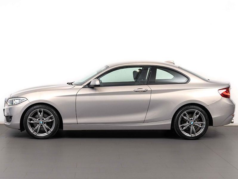 BMW Řada 2 220d xDrive - fotka 3 z 20