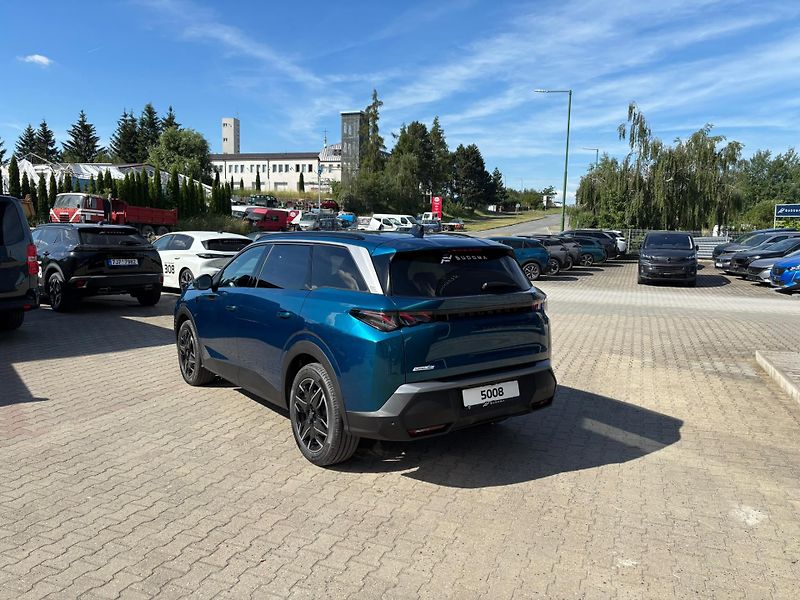 Peugeot 5008 (2026) GT Hybrid 145 e-DCS6 - fotka 5 z 19