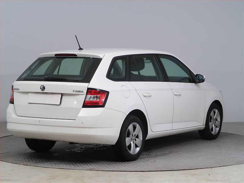 Škoda Fabia (2016) Style 1.4 TDI, Park. senzory - fotka 5 z 14