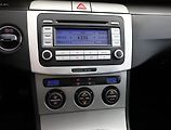 Volkswagen Passat (2007) 2.0 TDI, po STK, Klima - náhled 9