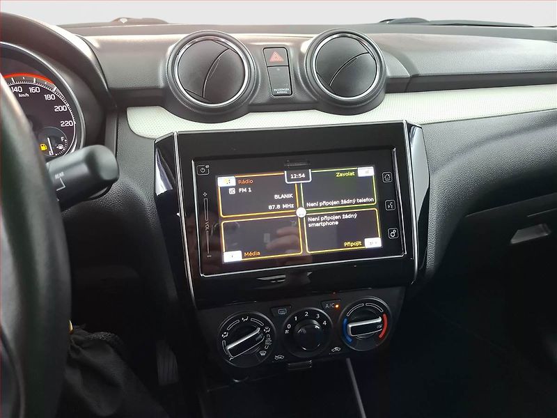 Suzuki Swift (2018) 1.2 DualJet, Serv.kniha - fotka 12 z 17