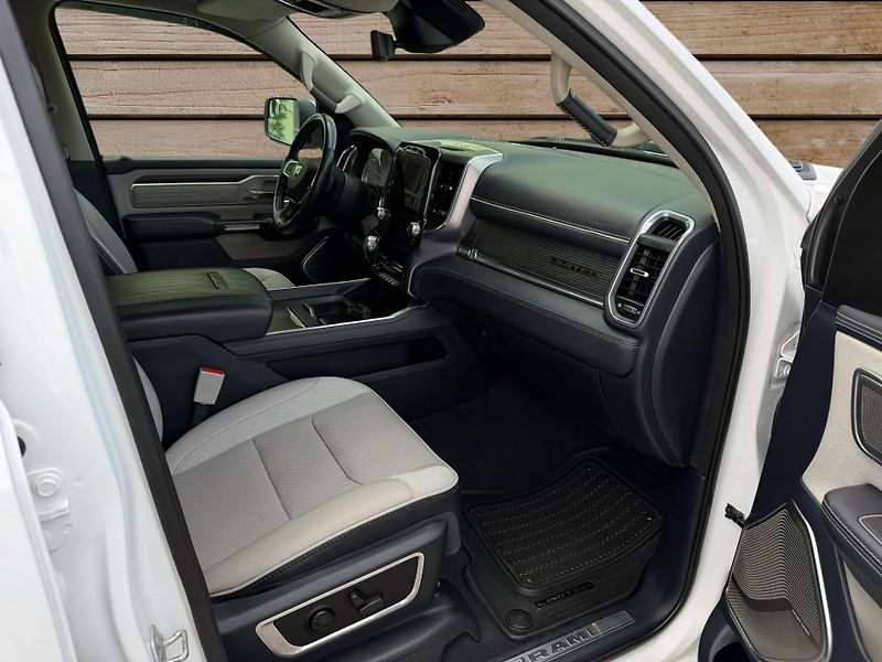 Dodge RAM (2023) +HEMI+LIMITED MAX+LIFT REVEL+ - fotka 10 z 29