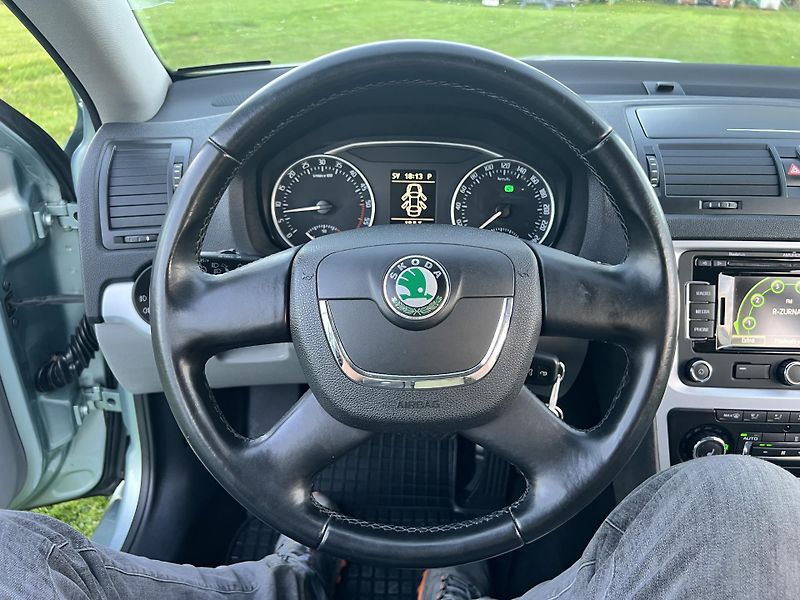 Škoda Octavia 1.6TDI 77KW,DIGIKLIMA,WEBASTO - fotka 36 z 45