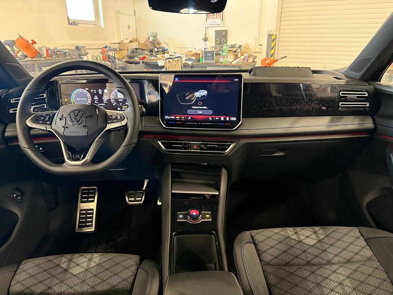 Volkswagen Tiguan 1.5 TSI eHybrid 110 kW R-line - fotka 13 z 20