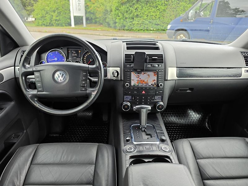 Volkswagen Touareg (2006) 3.0TDI 165Kw King Kong - fotka 9 z 26