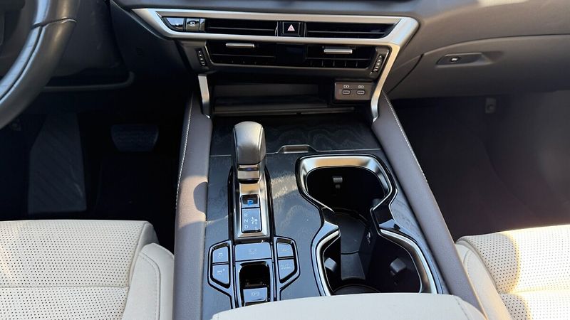 Lexus RX 450h plus 450H 2,5 PHEV LUXURY - fotka 22 z 29