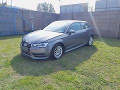 Audi A3 (2015) 1,6 TDI serviska 2x klíč - fotografie inzerátu