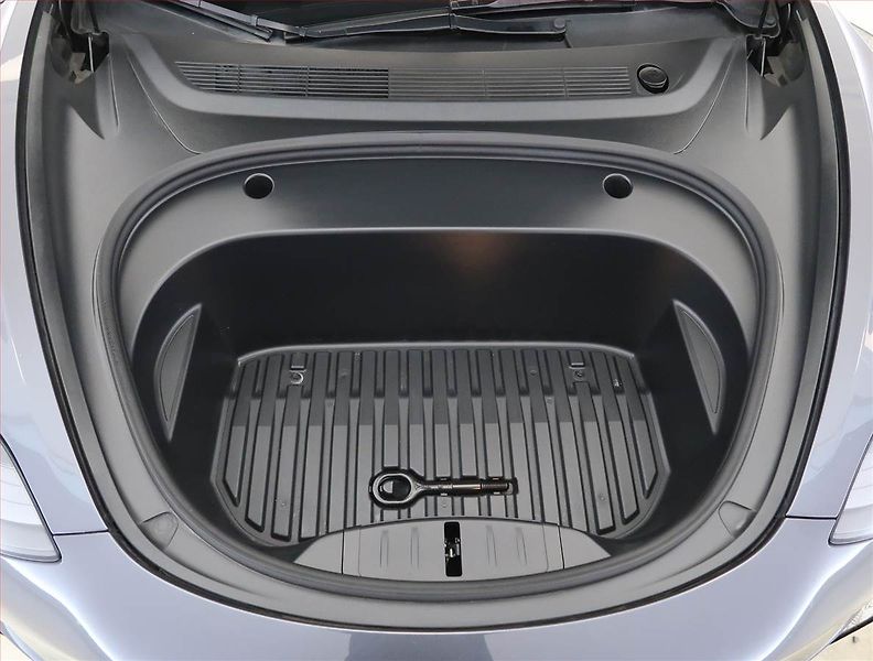 Tesla Model 3 (2023) Long Range 4WD 84kWh, SoH 97% - fotka 15 z 32