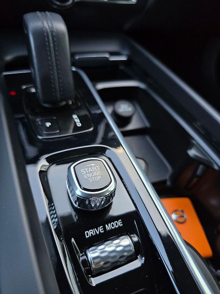 Volvo V60 184kW B5 4x4 CROSS COUNTRY - fotka 25 z 50