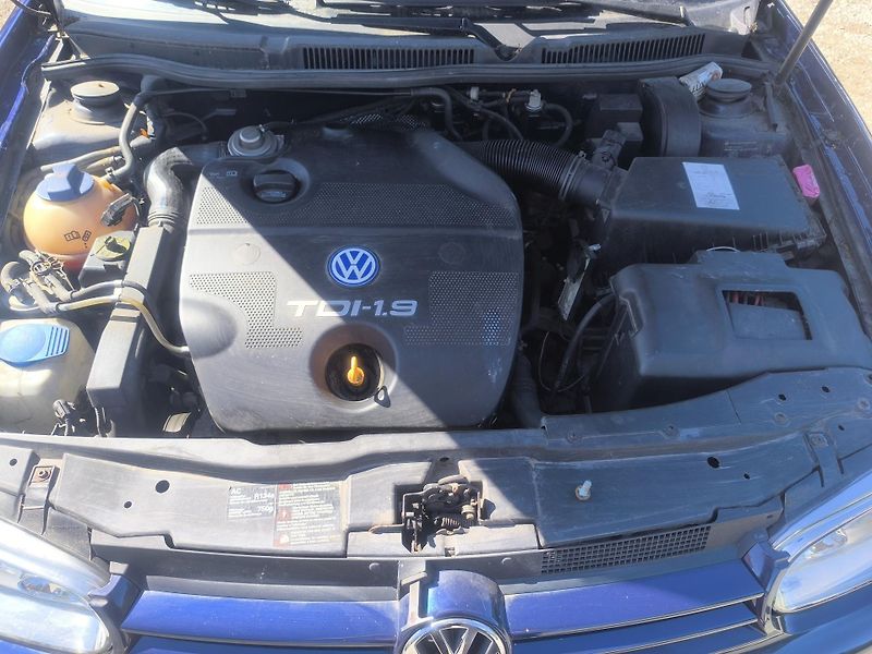 Volkswagen Golf (2001) KRÁSNÝ,145TKM,1MAJ89LET,SERVIS - fotka 22 z 25