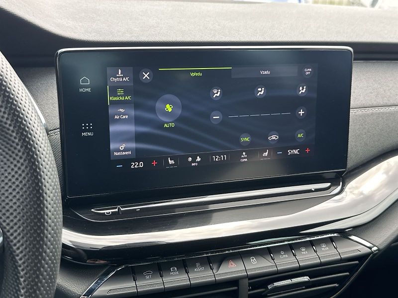 Škoda Octavia (2023) Combi 2.0 TDI DSG Sportline - fotka 11 z 36