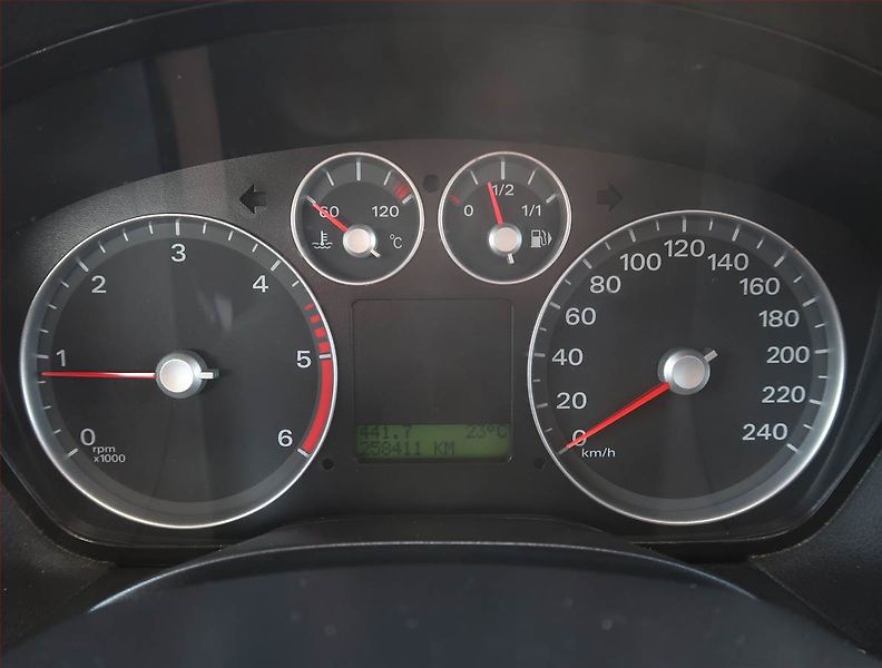 Ford C-MAX (2006) Trend 1.8 TDCi, po STK - fotka 11 z 14