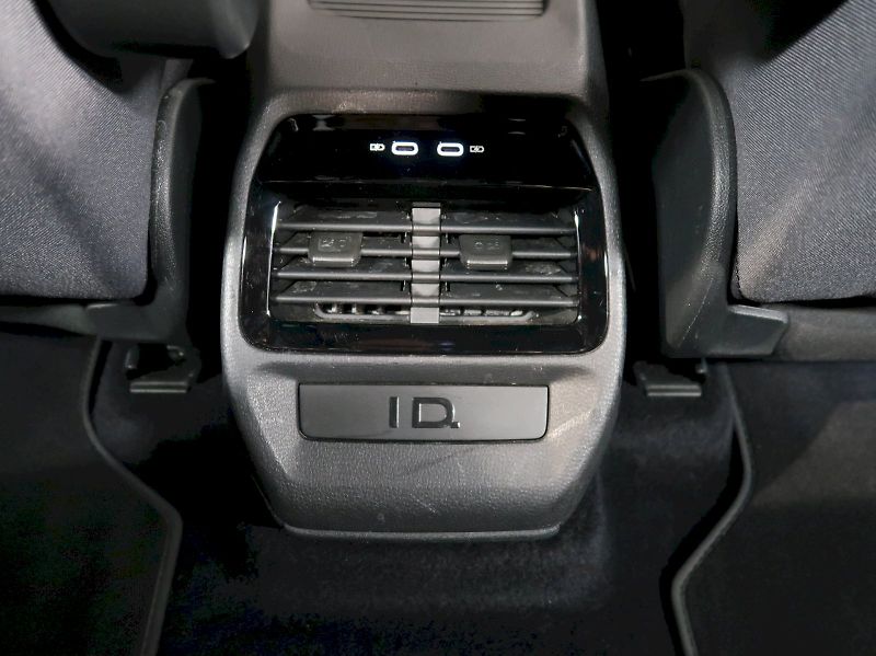 Volkswagen ID.4 (2023) Pro Performance 150kW 82kWh - fotka 33 z 36