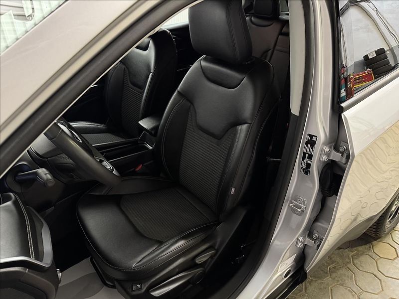 Jeep Compass 1.3 T4 4xE HYBRID LIMITED DPH - fotka 33 z 43